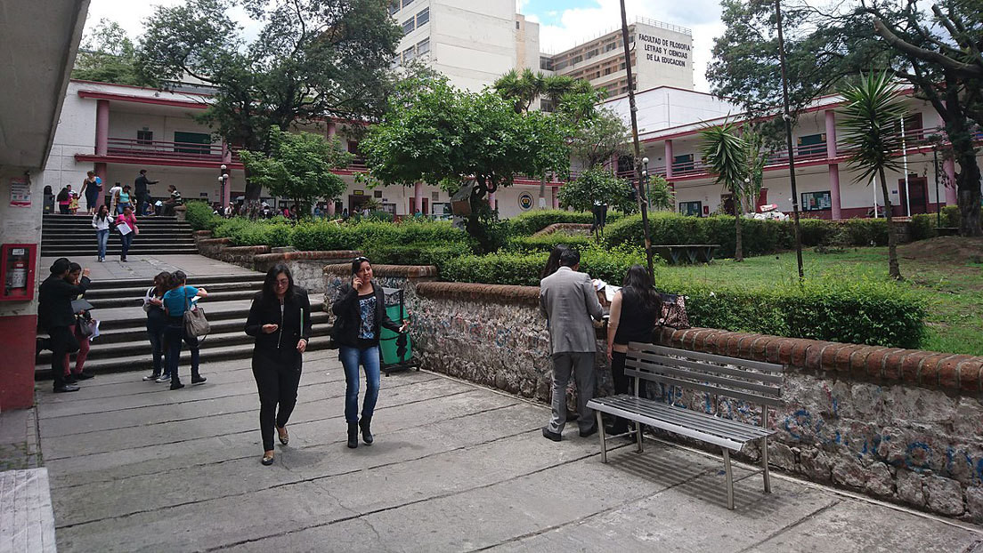 "¡Bájeme la voz, majadera!": Un profesor de universidad agrede verbalmente a una alumna en Ecuador (VIDEO)