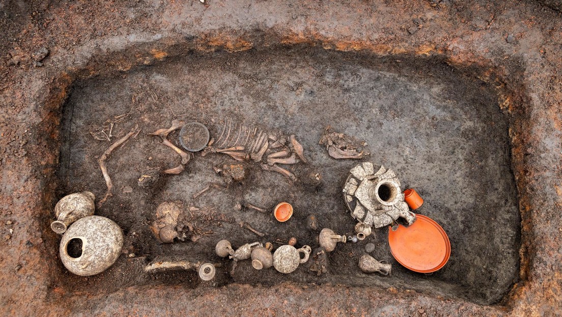 FOTOS: Descubren un "extraordinario" entierro infantil galorromano de 2.000 años de antigüedad en Francia
