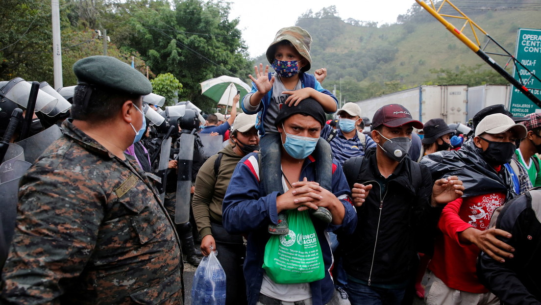 La caravana migrante se duplica a su paso por Guatemala y ya aglutina a 9.000 personas rumbo a EE.UU.