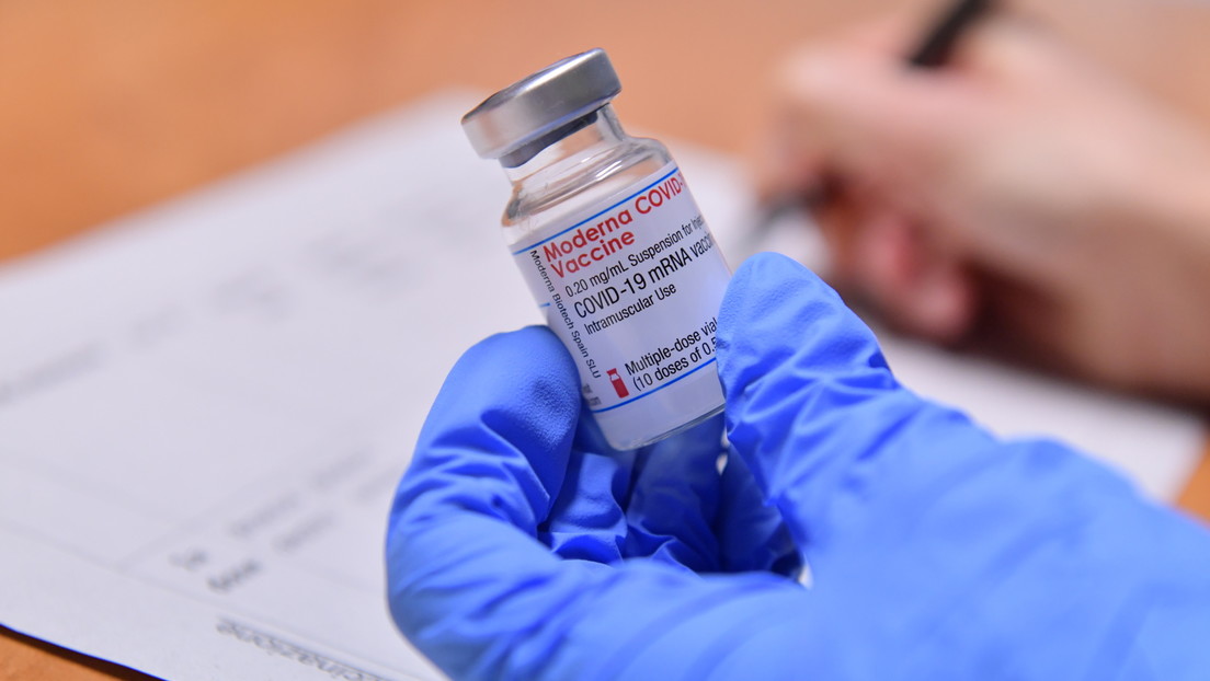 California detiene la administración de un lote de vacunas de Moderna debido a un "número de posibles reacciones alérgicas mayor al habitual"