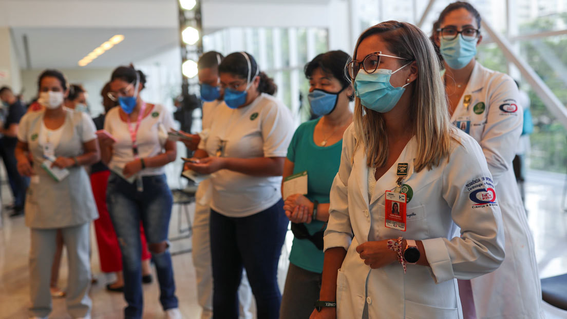 Cómo la autorización de dos vacunas contra el covid-19 en Brasil desató una nueva disputa política