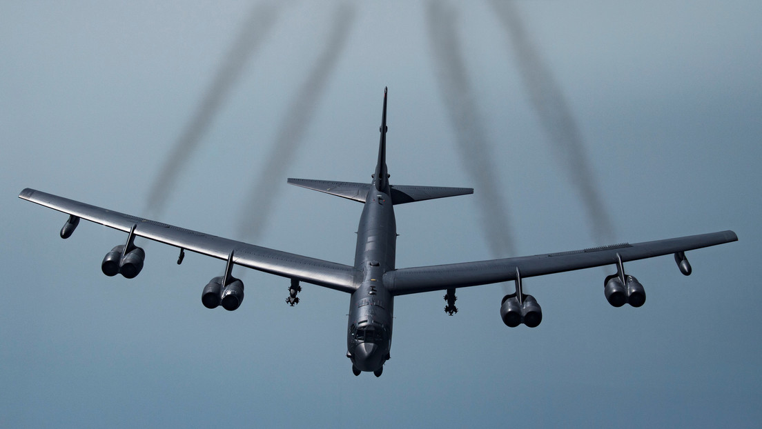 EE.UU. envía dos bombarderos B-52 a Oriente Medio e Irán proclama que no teme "aplastar a los agresores"