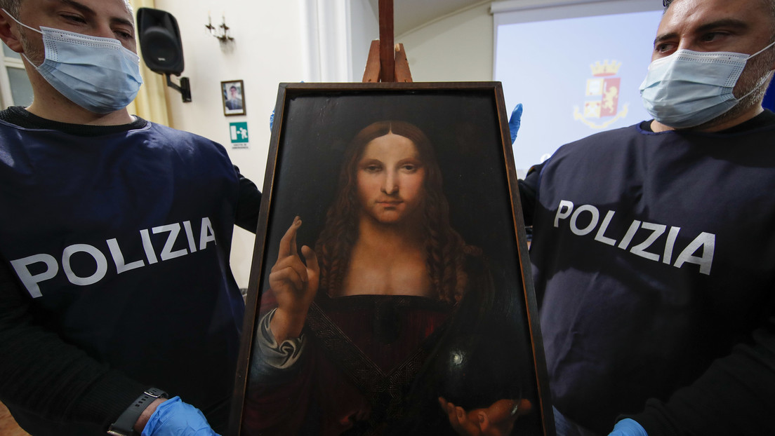 Encuentran en Nápoles la pintura 'Salvator Mundi' de la escuela de Da Vinci robada hace dos años