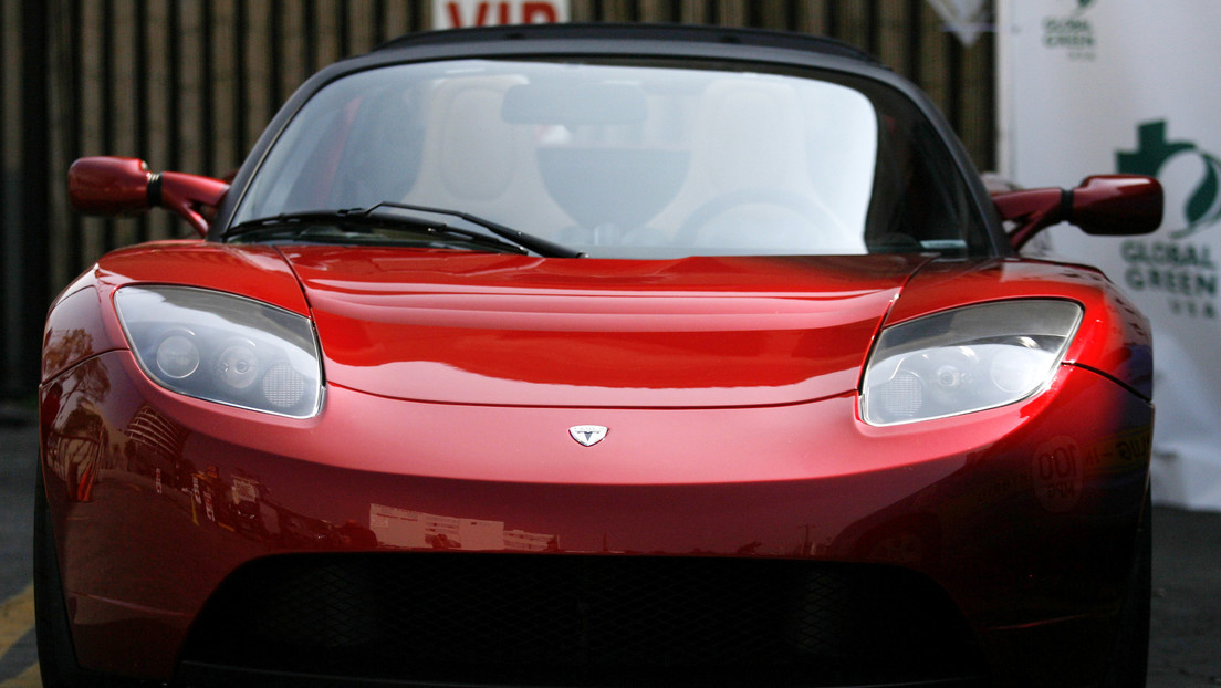 Elon Musk anuncia el estreno del Tesla Roadster de nueva generación, que será "en parte un cohete" y podrá volar "un poco"