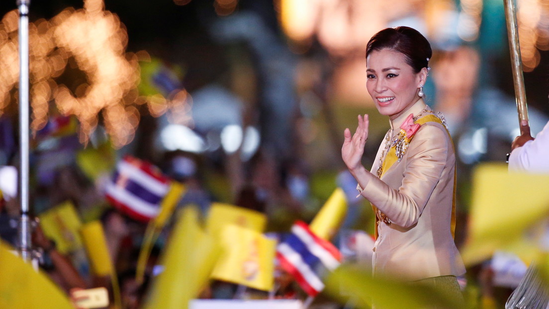 ¿Dónde está la reina de Tailandia?: vinculan su ausencia a unas fotos íntimas de la concubina del rey