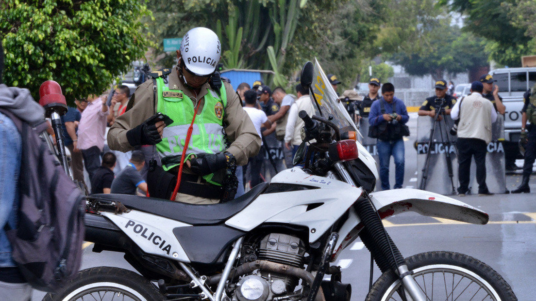 Sicarios a bordo de una moto matan a tiros a un joven que se tomaba selfis en un parque en Perú