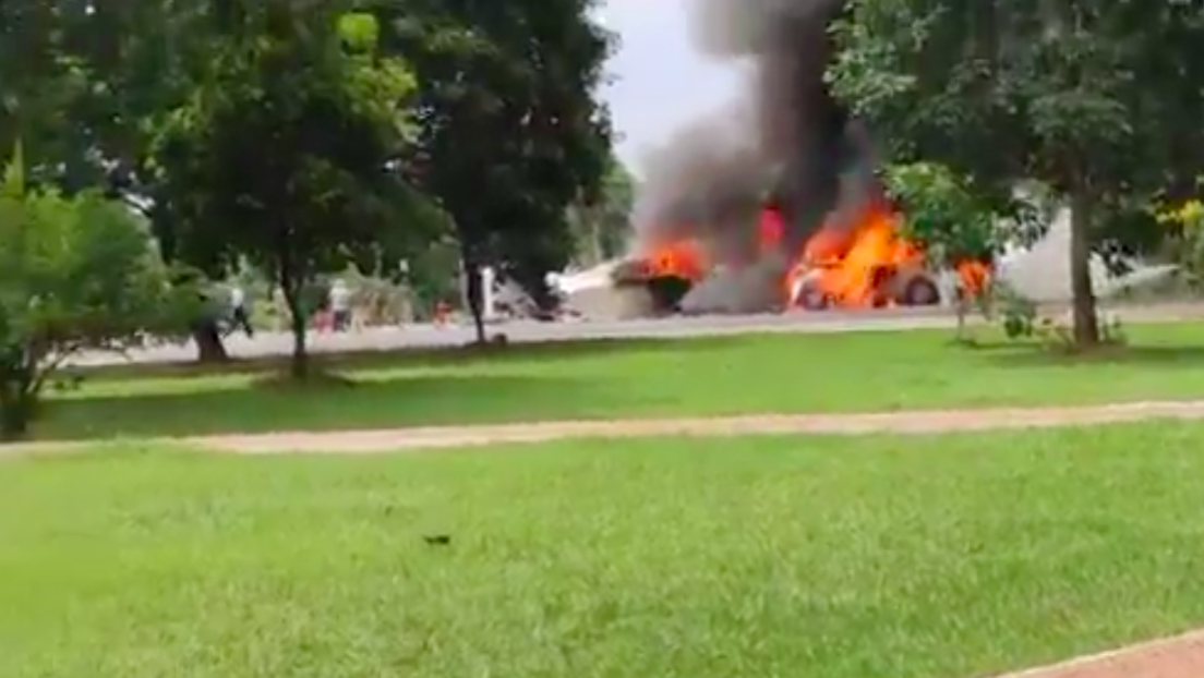 Siete personas mueren al estrellarse una avioneta de la Fuerza Aérea de Paraguay y un tripulante sobrevive