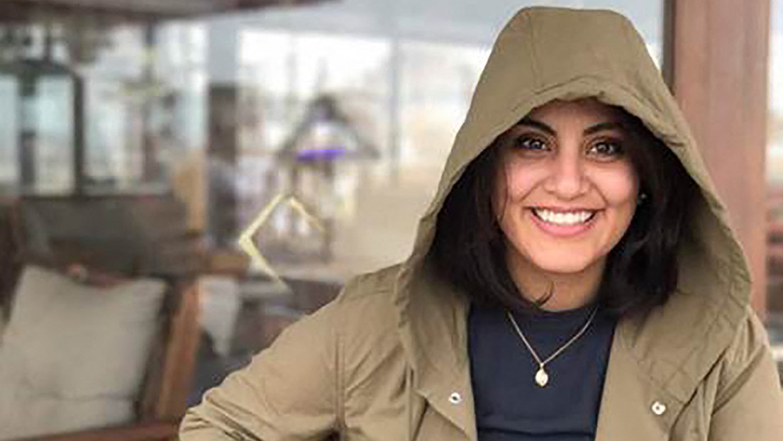 Sale de prisión en Arabia Saudita una activista feminista que fue condenada por promover una agenda extranjera y dañar el orden público