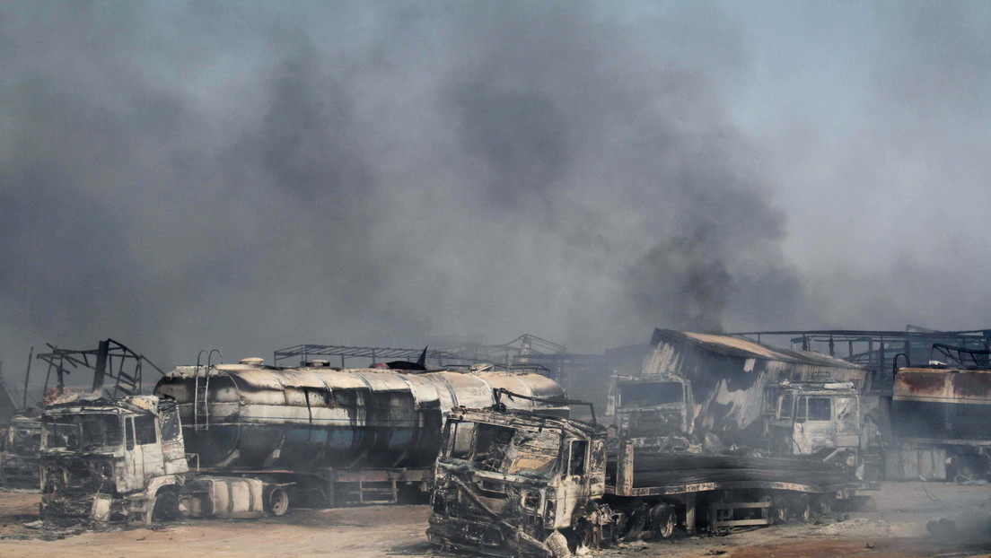 500 vehículos estallan en llamas tras la explosión de un camión cisterna en la frontera entre Afganistán e Irán