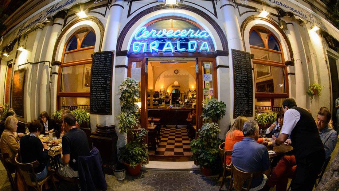 Una reforma en un bar de Sevilla saca a la luz unos baños árabes del siglo XII