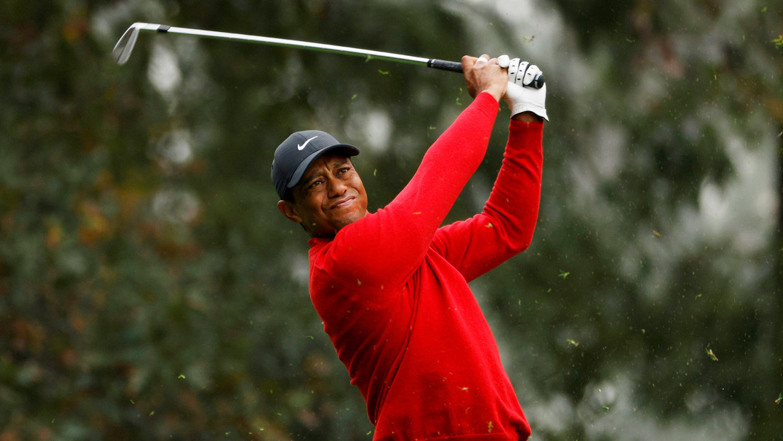 El golfista Tiger Woods es hospitalizado tras un serio accidente automovilístico en Los Ángeles