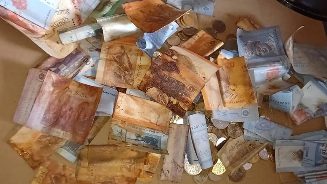 FOTOS: Una mujer pierde sus ahorros tras guardar los billetes mezclados con monedas en una lata
