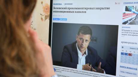 Cómo el presidente de Ucrania cerró tres importantes canales de oposición y Occidente 'se olvidó' de defender la libertad de expresión