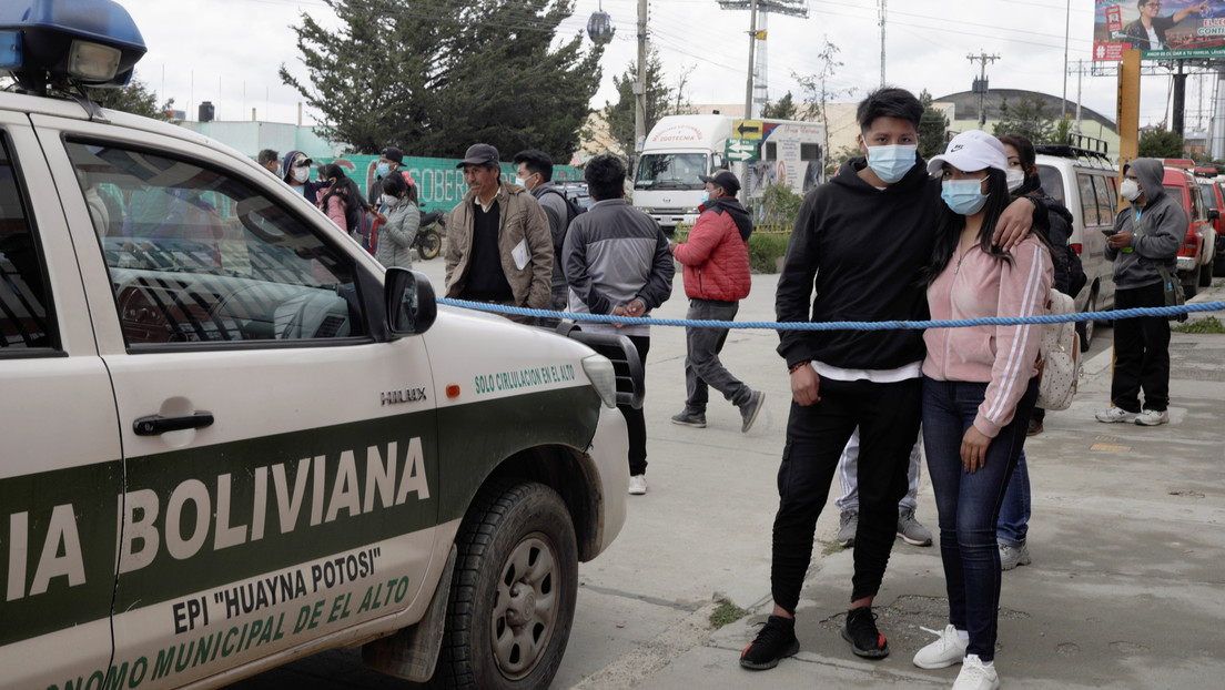 Tres detenidos y un posible 'pacto de silencio': lo que se sabe del accidente en la universidad de Bolivia en el que fallecieron 7 estudiantes