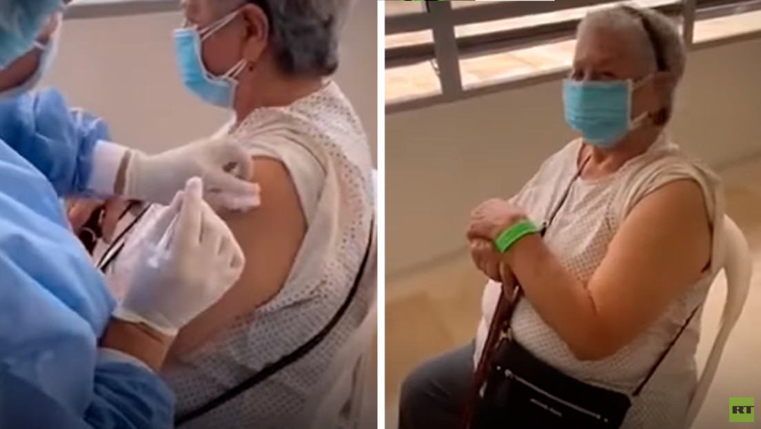 Controversia en Colombia por la aplicación de una jeringa vacía durante la vacunación de una anciana