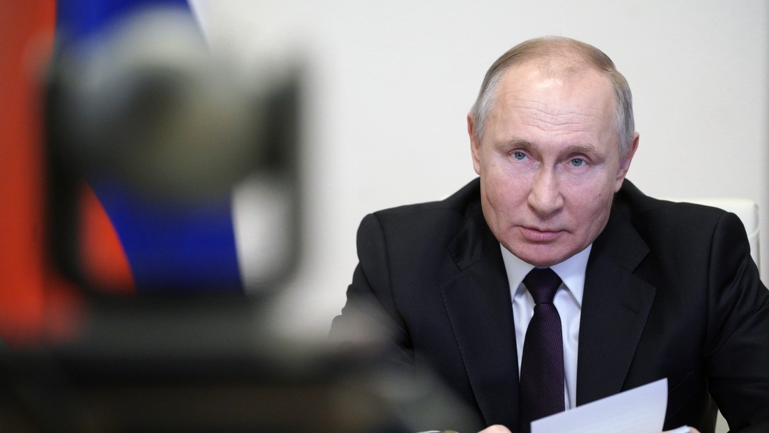 El Kremlin aclara que Putin propuso hablar 'online' con Biden para impedir que sus declaraciones "sin precedentes" dañen las relaciones bilaterales