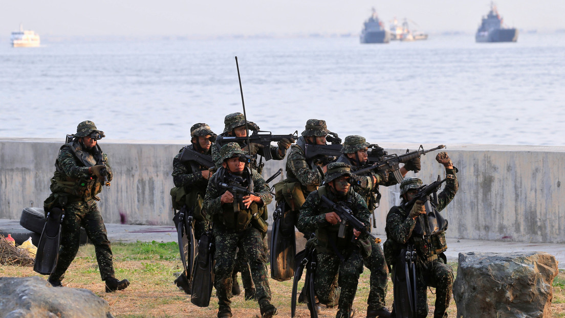 Filipinas acusa a Pekín de "militarizar" el mar de la China Meridional con la presencia "provocadora" de 220 buques de guerra