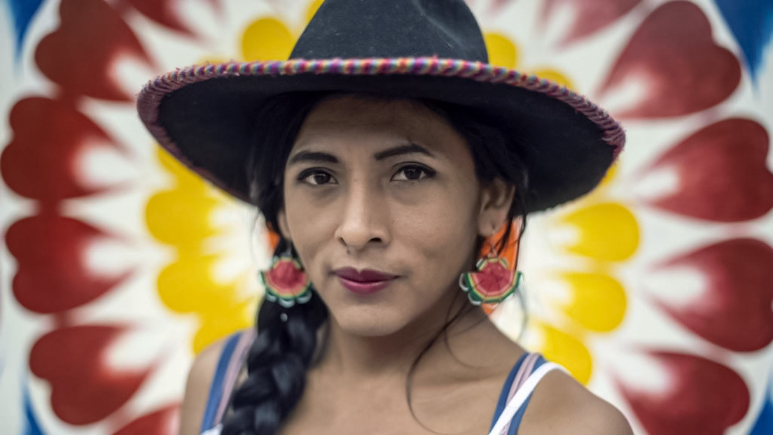 "Lo único que cuestionan son mis genitales": Gahela, la primera mujer trans e indígena que busca llegar al Congreso peruano