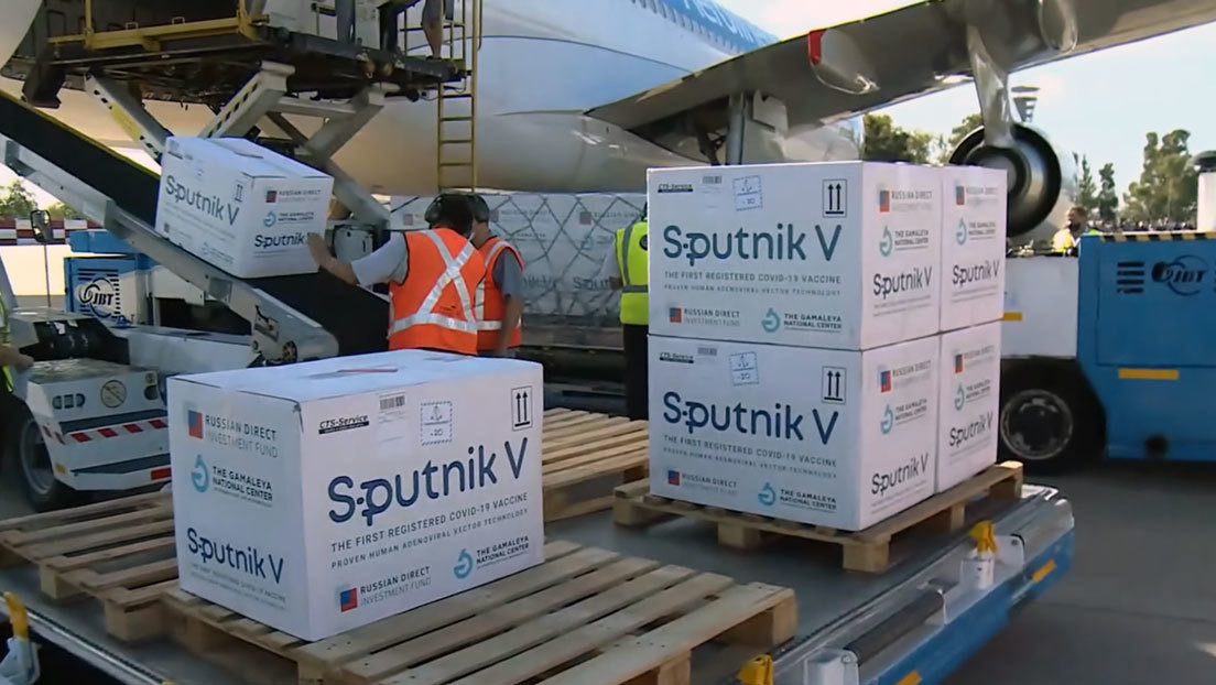 Llega a Argentina el décimo vuelo con otras 300.000 vacunas Sputnik V contra el covid-19