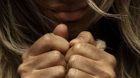 Detienen en la India a 20 hombres que drogaron y violaron a una adolescente durante 8 días