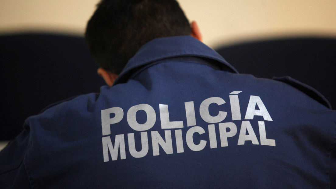 Detienen a siete policías municipales en México por su presunta vinculación con la desaparición de una familia que estaba de vacaciones