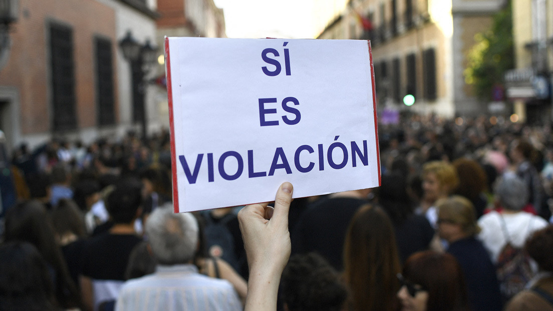 El interrogatorio del fiscal a una víctima de una violación múltiple reabre el debate en España: "Algo así no se debería producir nunca"