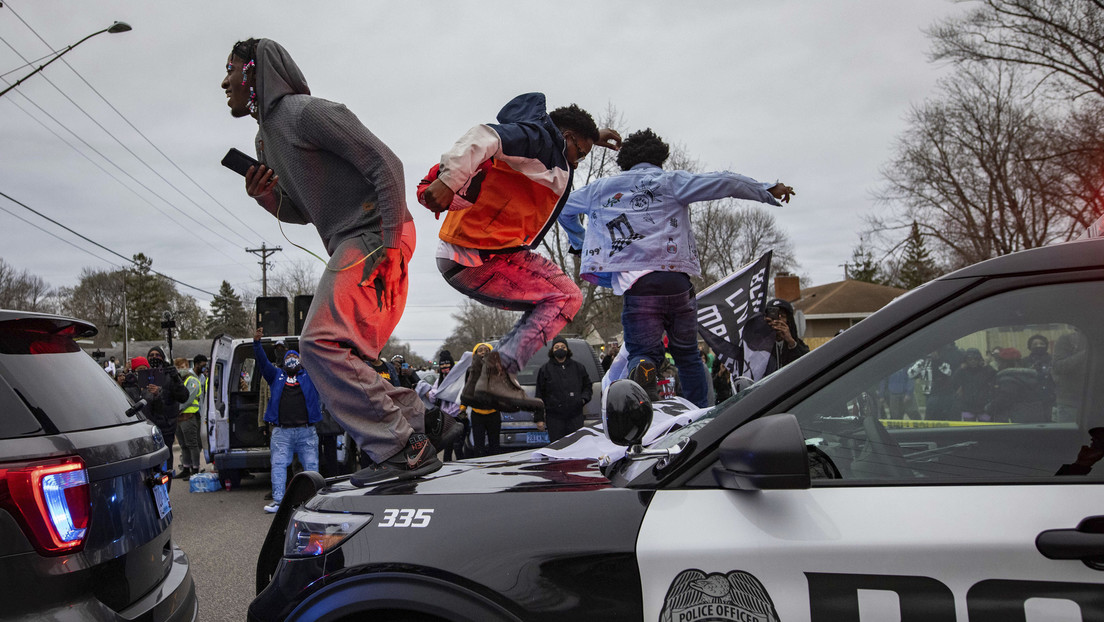 VIDEOS: Protesta contra la muerte de un afroamericano de 20 años por la Policía se torna violenta en EE.UU.