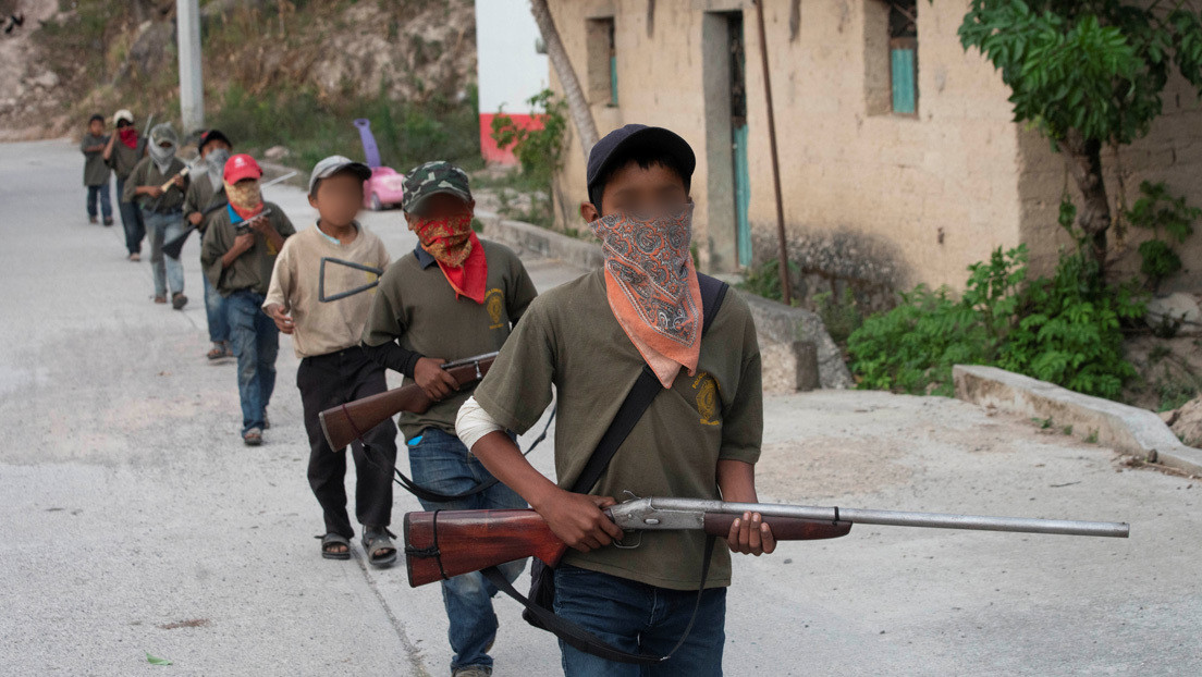 Niñez reclutada: lo que hay detrás de las imágenes de menores de edad armados en el estado mexicano de Guerrero