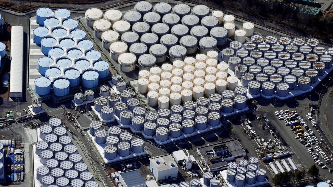 Vice primer ministro de Japón insiste en que el agua de Fukushima es segura para beber después de que China lo retara a "tomar un sorbo"