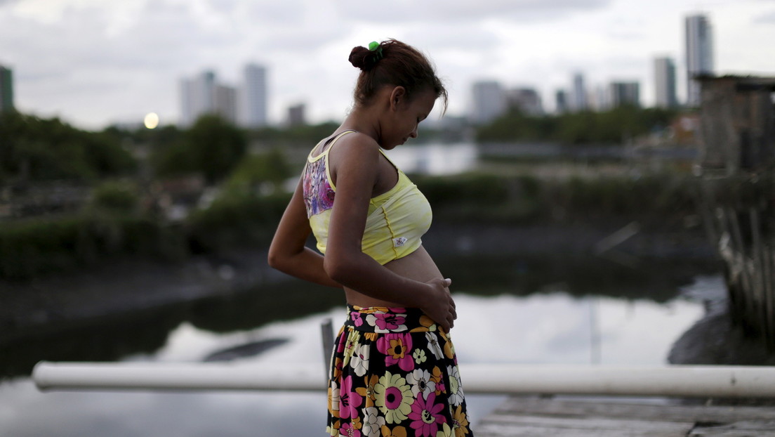 Ministerio de Salud de Brasil recomienda a las mujeres no embarazarse porque las nuevas variantes del covid-19 son más agresivas con las gestantes
