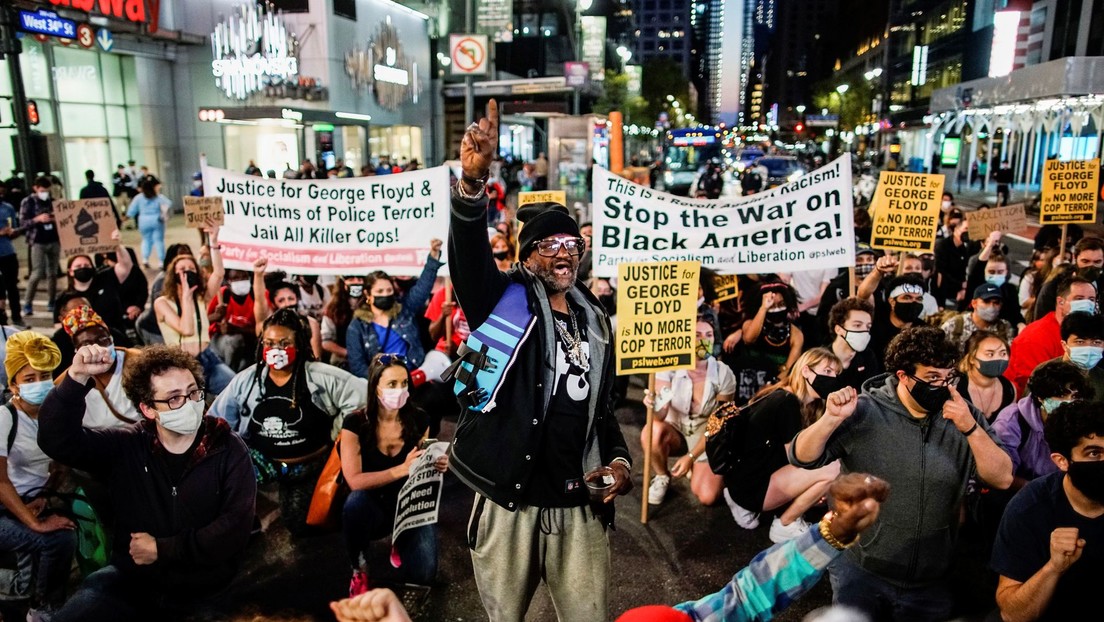 Partidiarios de Black Lives Matter celebran el veredicto contra el expolicia hallado culpable en la muerte de George Floyd (FOTOS, VIDEO)