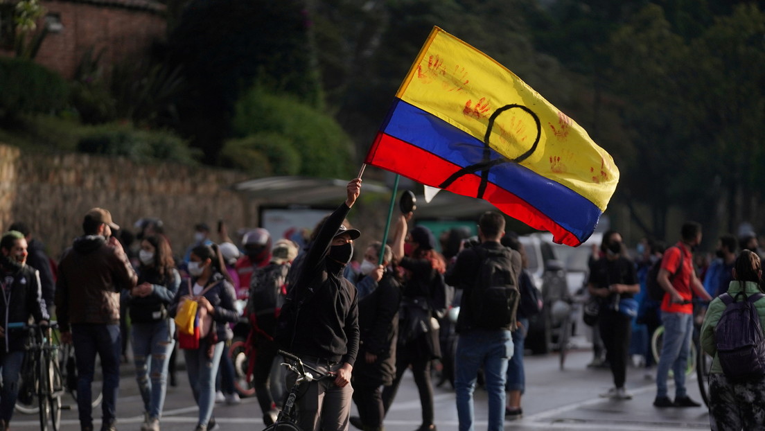"Colombia no puede soportar más esto": el cantante J. Balvin llama a parar la "guerra civil" en su país y a la no violencia en las protestas