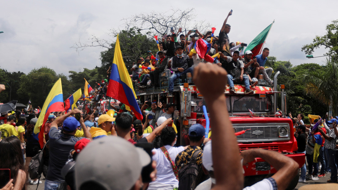 Por qué los paramilitares se han convertido en uno de los protagonistas de las protestas en Colombia