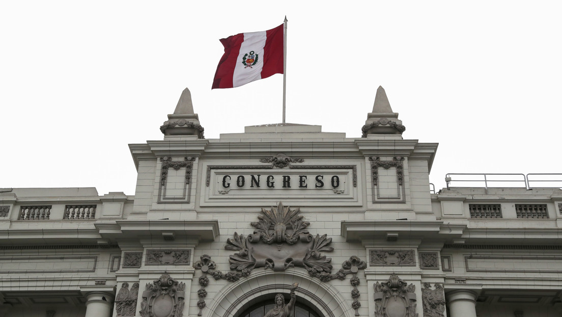 ¿Reformas constitucionales exprés? La precipitada jugada del Congreso de Perú que "debilitaría" al nuevo Gobierno