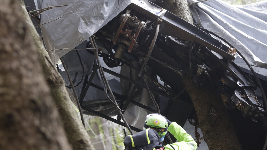 VIDEO: Momento de la caída de la cabina del teleférico en los Alpes italianos que dejó 14 muertos