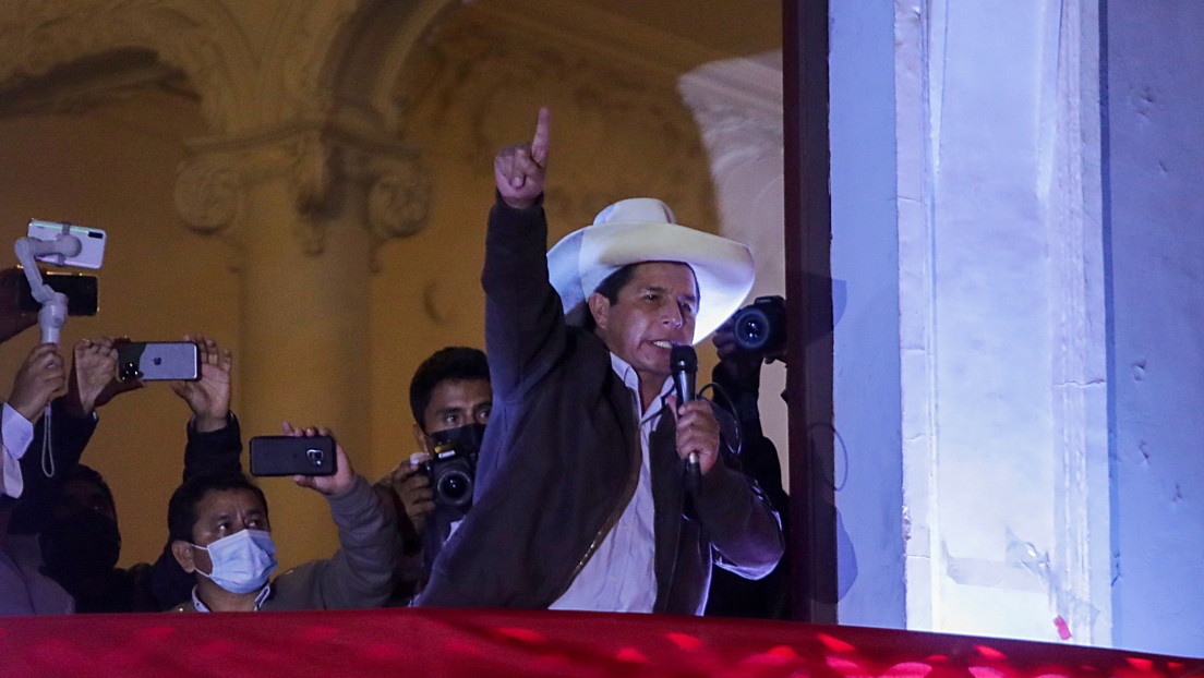 Los 5 desafíos que enfrentará Pedro Castillo como presidente de Perú (y el primero es juramentarse)