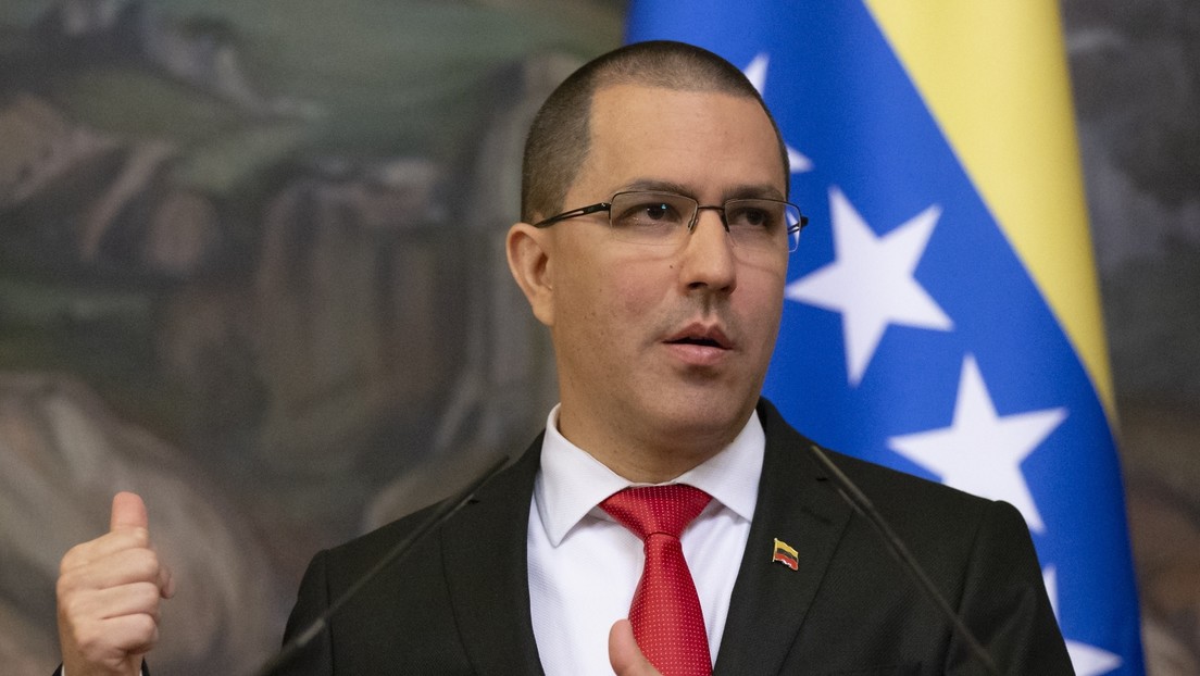 Venezuela denuncia que no puede comprar vacunas a través del mecanismo Covax