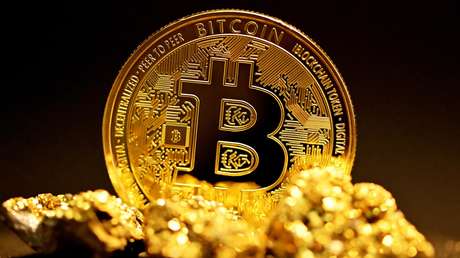 El inversor Robert Kiyosaki predice "la mayor caída de la historia mundial" y recomienda comprar oro, plata y bitcoines