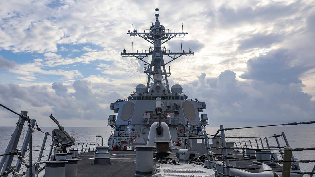 EE.UU. confirma que su buque de guerra entró en el mar de la China Meridional para "desafiar" los reclamos de Pekín sobre las aguas de la zona