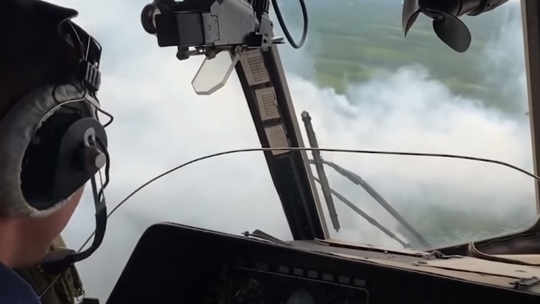 VIDEO: Aviones militares rusos ayudan a combatir incendios forestales en Siberia