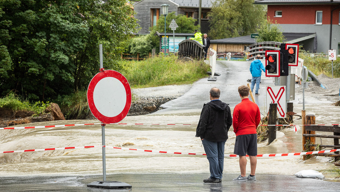 Ciudades inundadas, desprendimientos de tierra y carreteras destruidas: las fuertes tormentas causan estragos en Austria (VIDEOS)