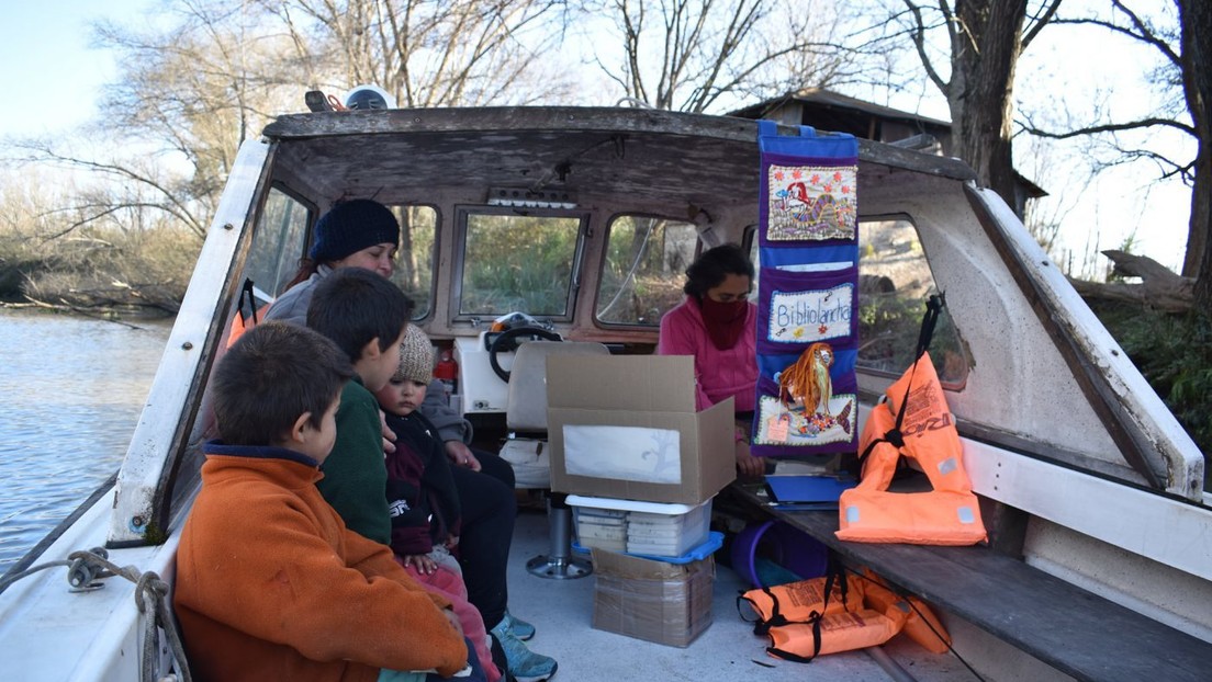 Bibliolancha, la embarcación argentina que lleva libros y cultura a las islas de la Provincia de Buenos Aires