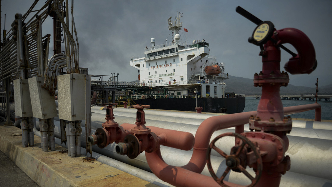Irán abre una nueva terminal de exportación de petróleo que evita el estrecho de Ormuz