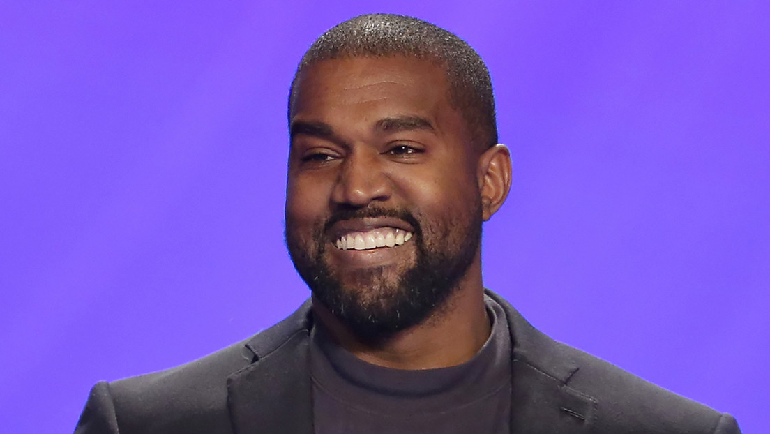 Un seguidor de Kanye West vende una bolsa de plástico "con aire" del estreno de su álbum por más de 3.000 dólares
