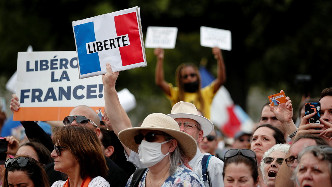 El 35 % de los franceses apoya las protestas contra las restricciones anticovid