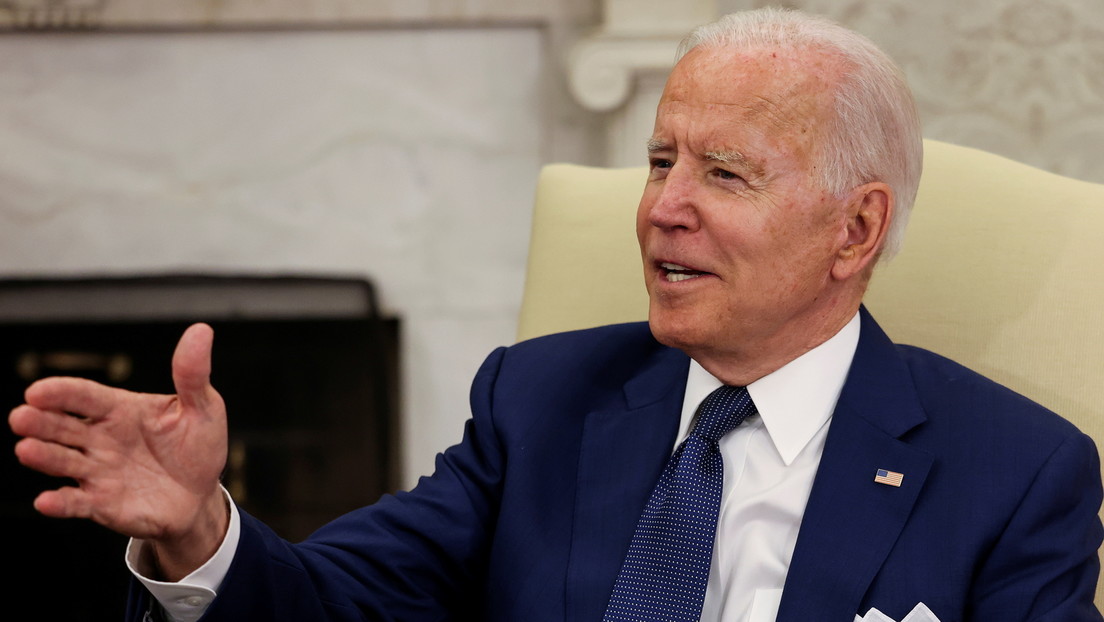 Biden califica de "dolor de cuello" a una reportera que no cumplió con su petición de hacer preguntas "sobre Irak" (VIDEO)