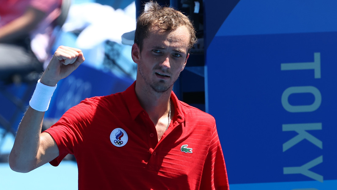 Un periodista chileno irrita con preguntas "estúpidas" al tenista ruso Daniil Medvédev en Tokio 2020