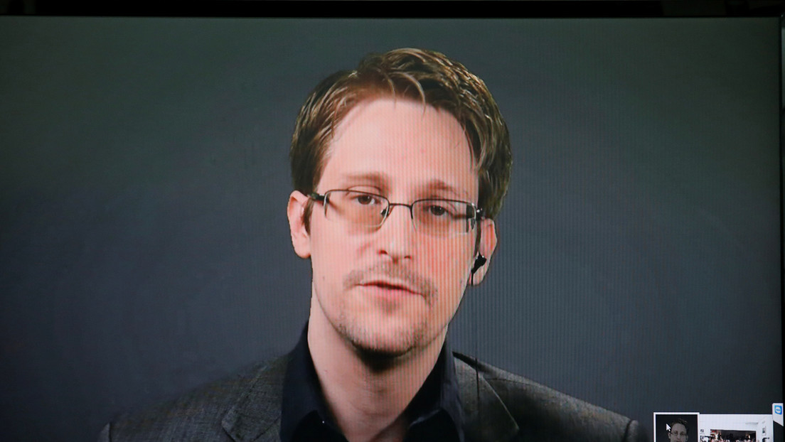 Snowden insta a prohibir Pegasus tras confirmarse que tres periodistas fueron blanco del 'software' espía