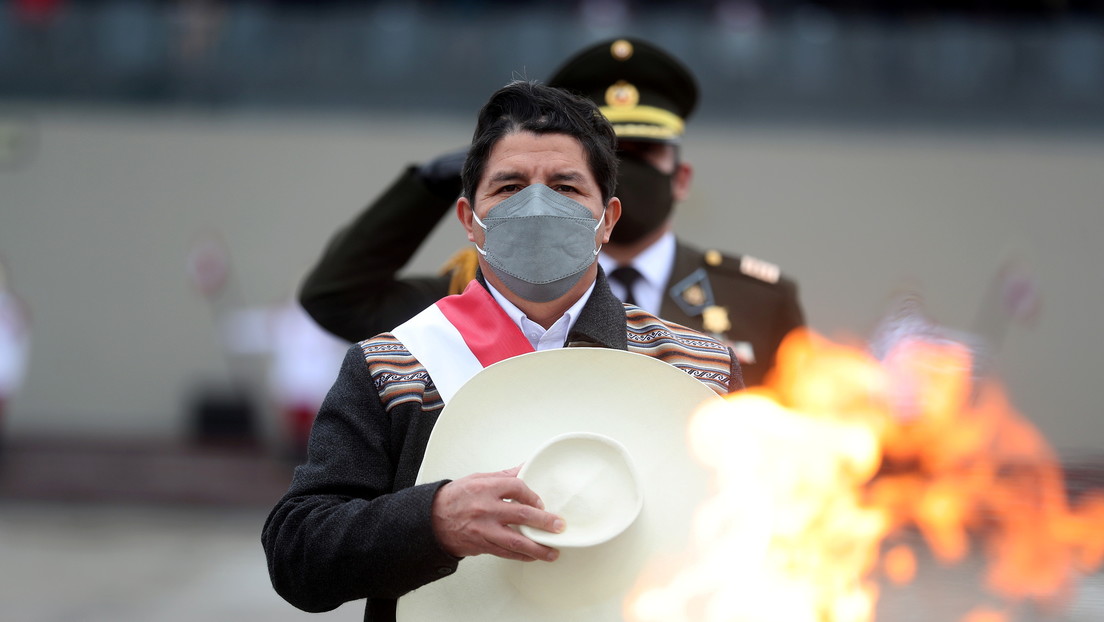Perú en la encrucijada y sin luna de miel: ¿las señales de un 'golpe por goteo' contra Pedro Castillo?
