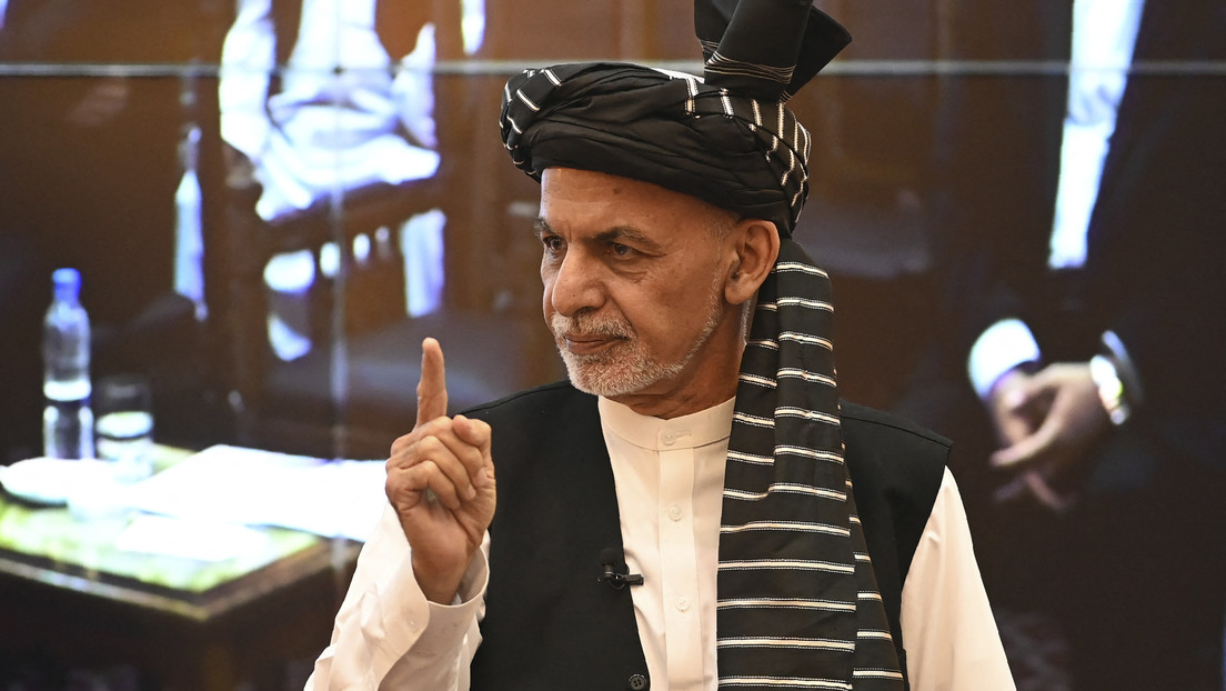 Expresidente afgano tras abandonar el país: "Los talibanes están aquí para atacar todo Kabul y me fui para evitar un derramamiento de sangre"
